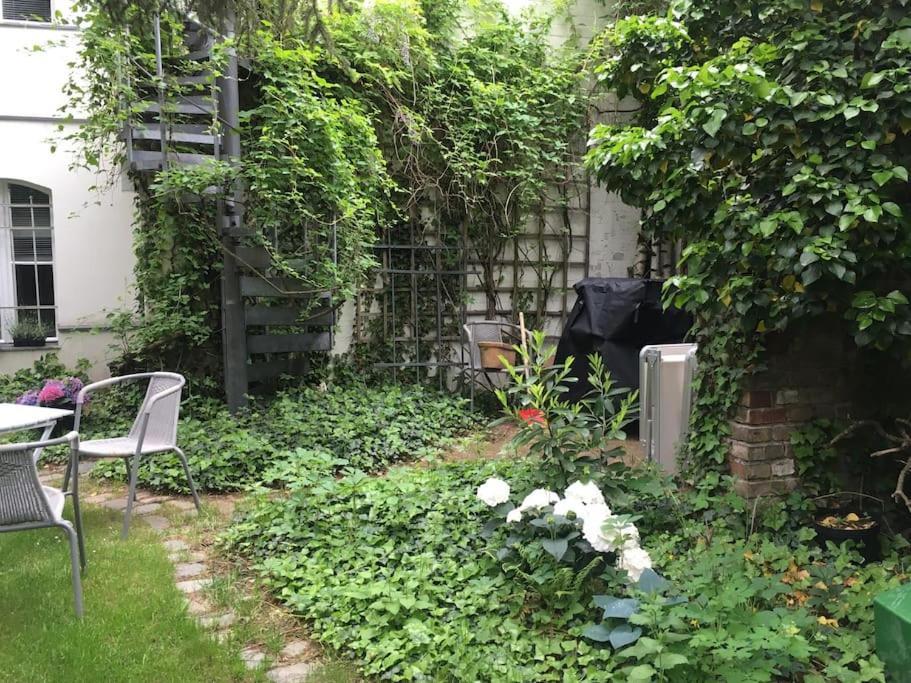 Ground Floor In Villa In Charlottenburg Garden View Berlín Exterior foto